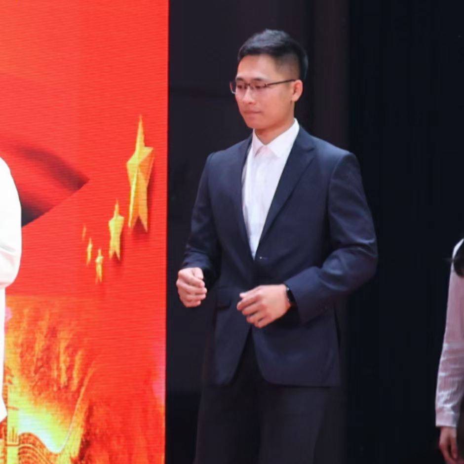 李洪博头像